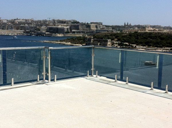 Steel Spigot Glass Railings