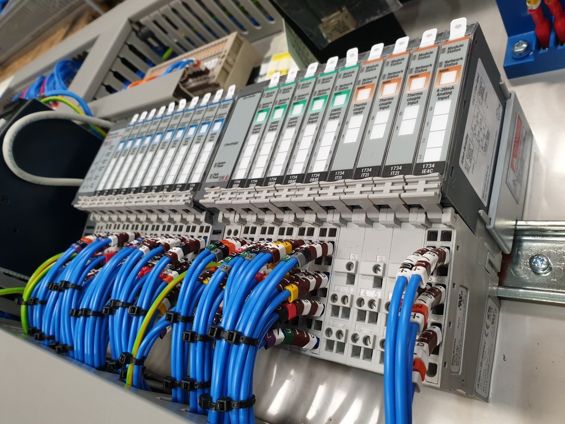 Allen Bradley Compact Logic PLC control circuit wiring