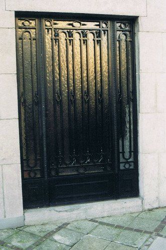 Porte forgée à l'ancienne avec vitres pour Maison de Maître