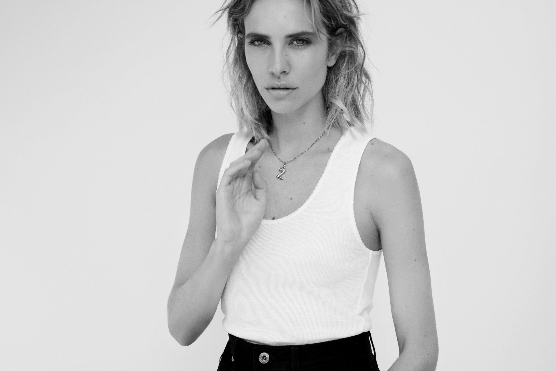 MAKEUP & HAIR. BRISA FENOY. UNO DE 50. CAMPAÑA ALPHABET COLLECTION