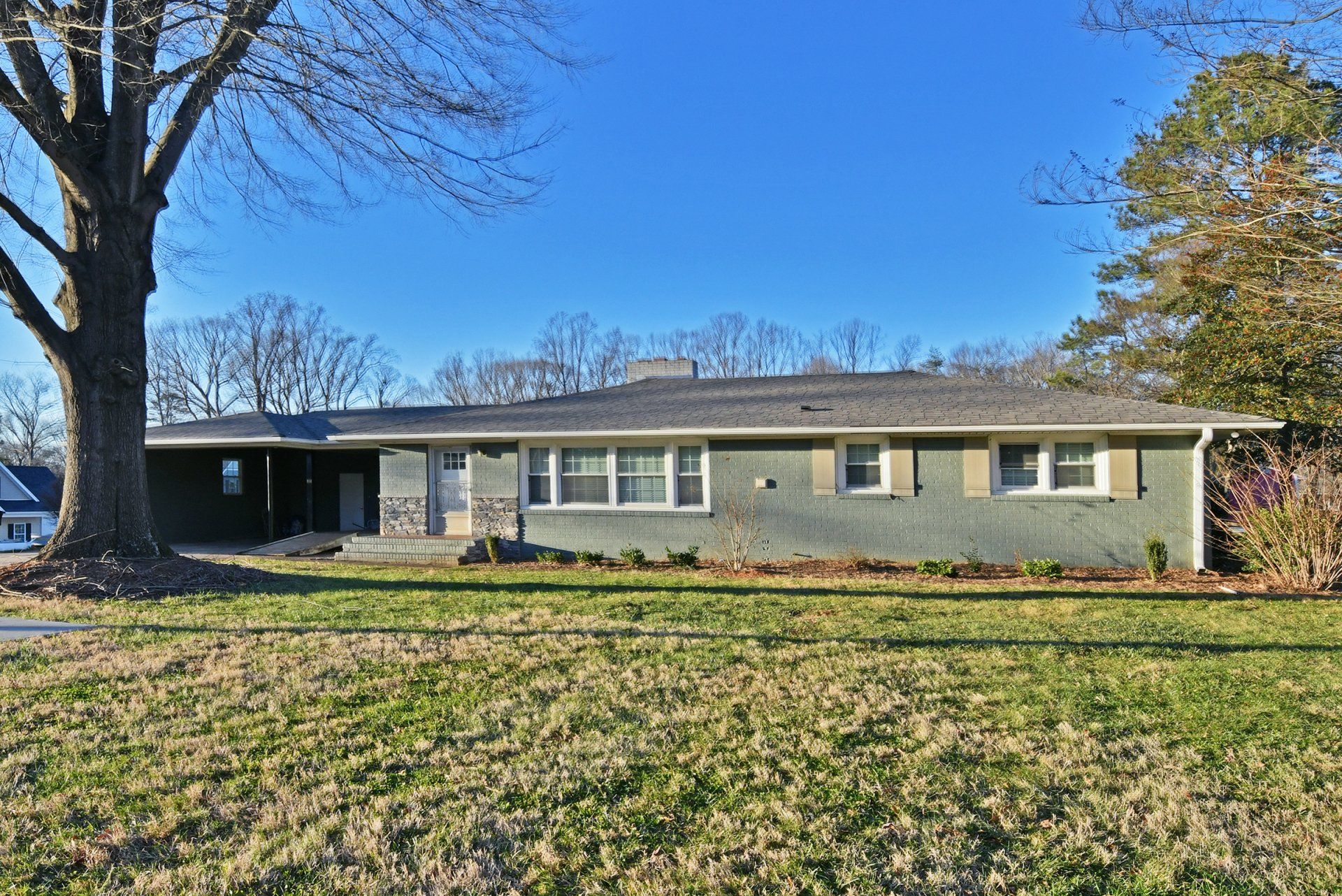 1021 Long Dr