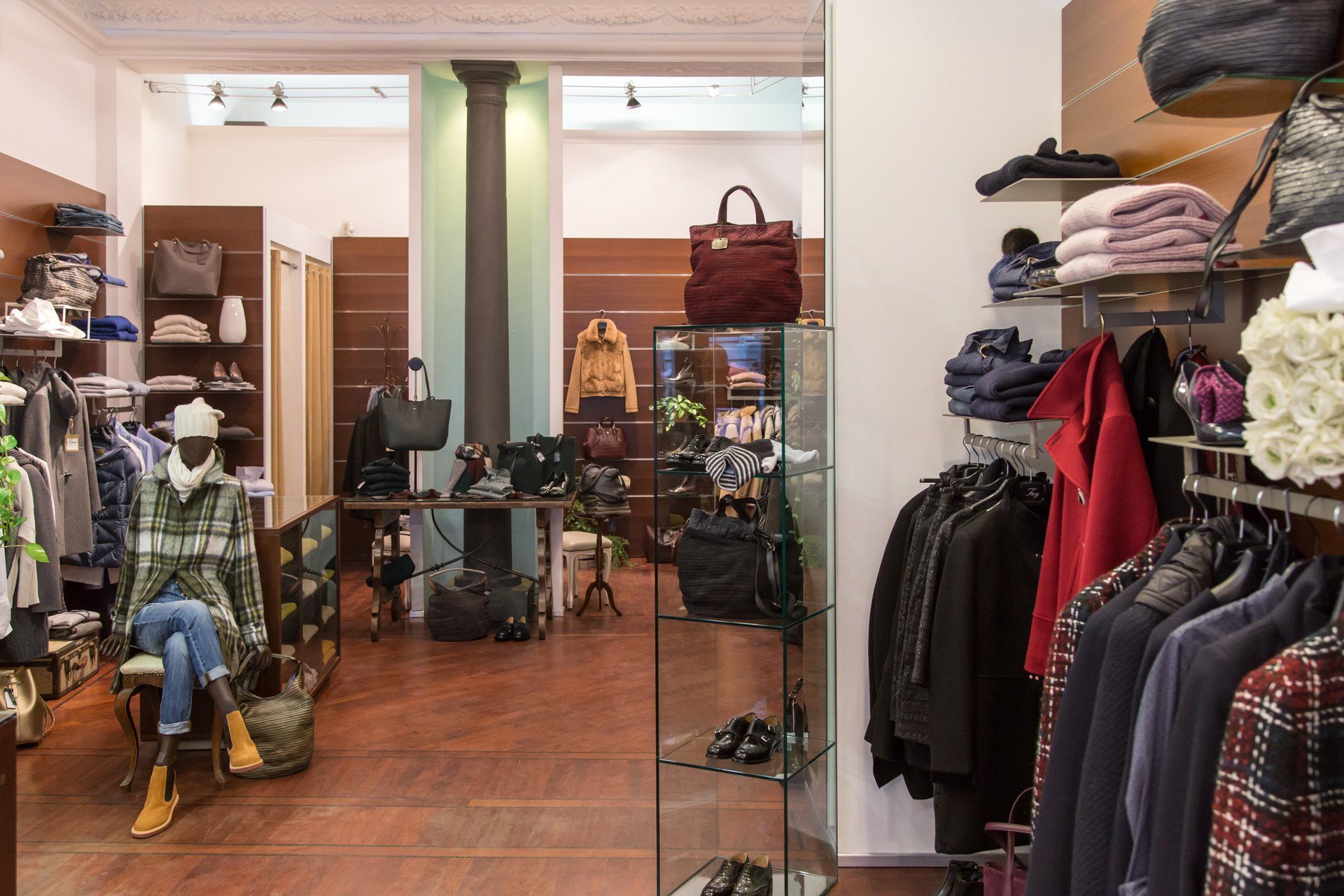 angolo giacche in un negozio di abbigliamento