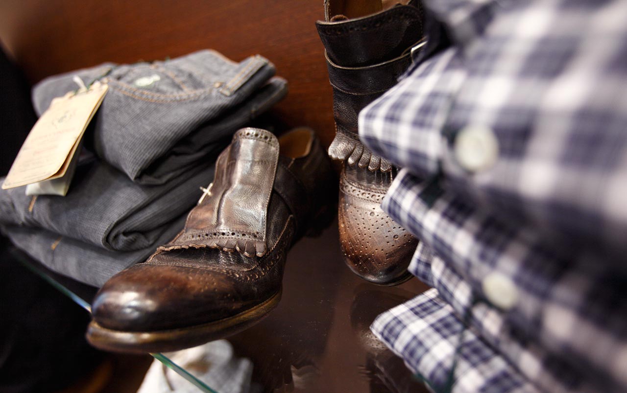 scarpe in cuoio marrone scuro