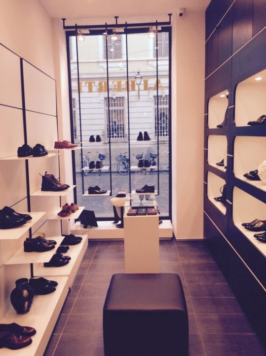 negozio di scarpe