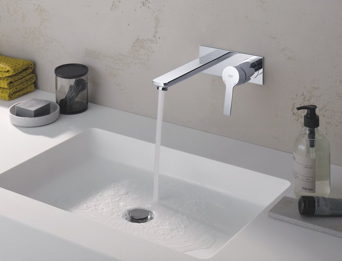 rubinetto miscelatore a parete per bagno di Grohe