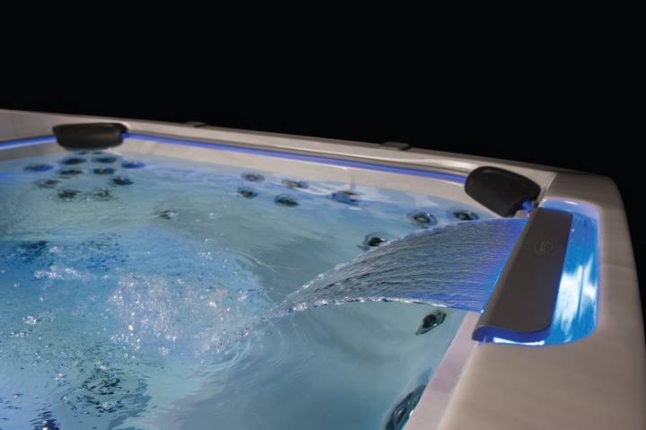private wellness jacuzzi