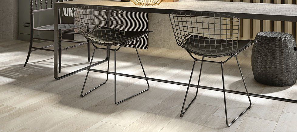 Pavimento in gres porcellanato  serie North wind  di Tuscania effetto parquet