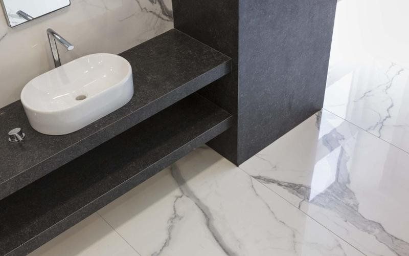 Pavimento in gres porcellanato effetto marmo  di Rex ceramiche artistiche