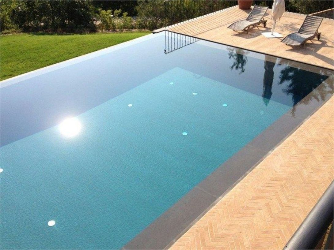 piscina a filo