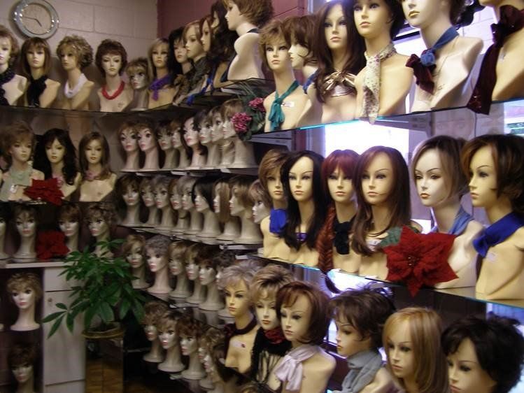 image-312189-lots_of_wigs.jpg?1440538128815 image-312189-lots_of_wigs.jpg?1440538128815