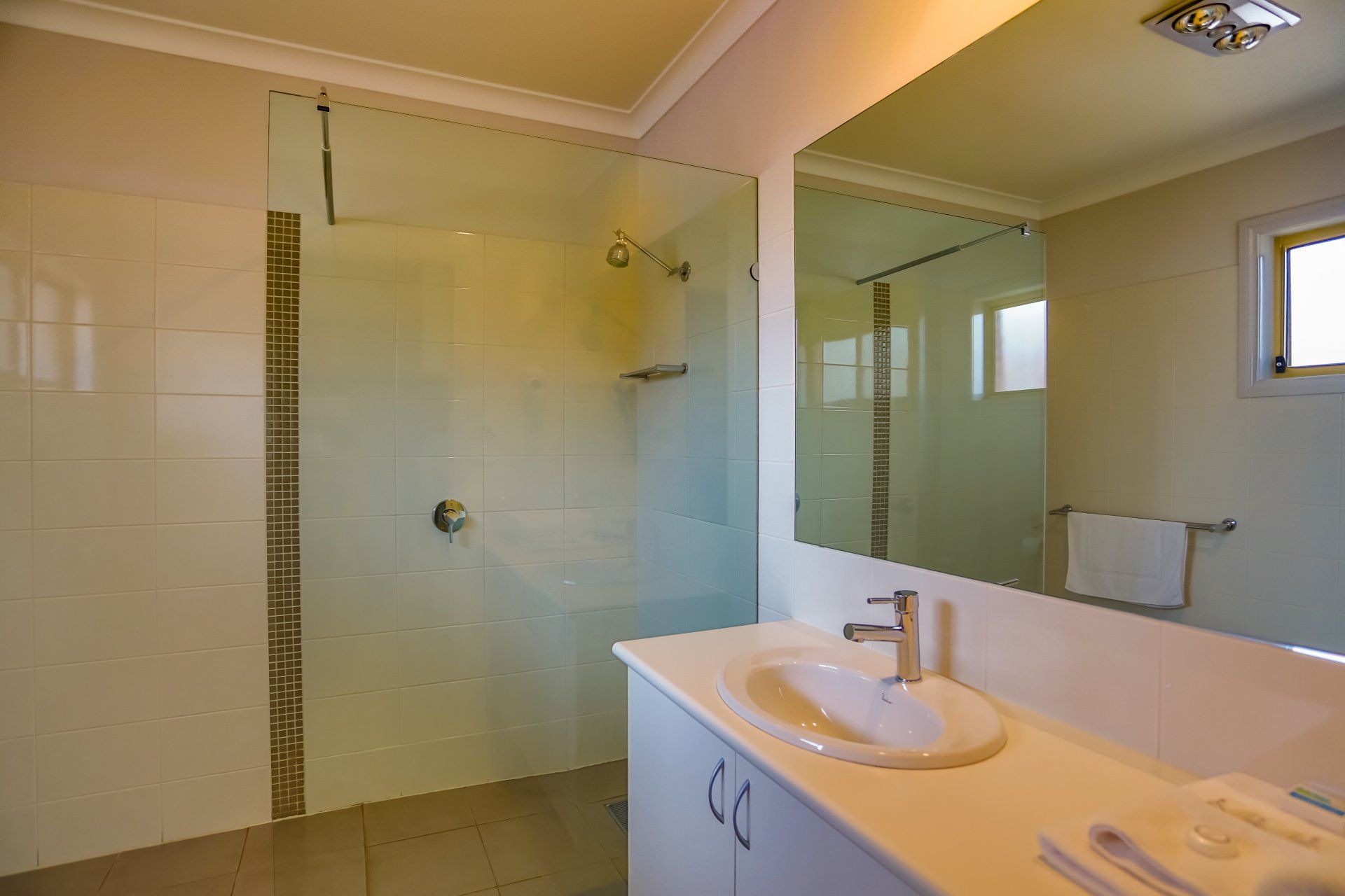 River Studio Bathroom