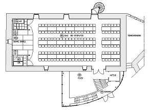 Grundriss einer Halle mit Sitzecke, seitlichem Foyer mit Treppe und kleinen Nebenräumen am Hintereingang.
