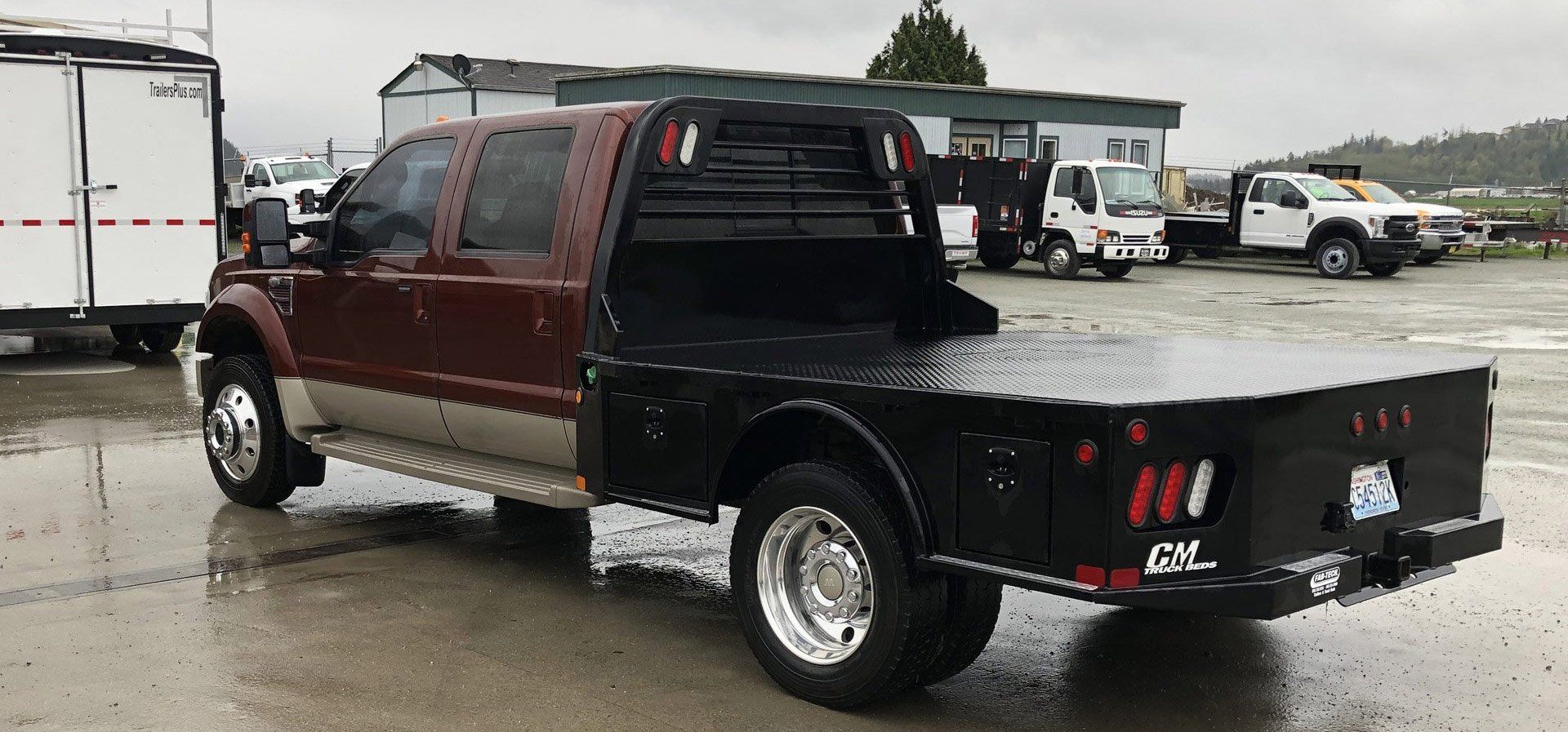 Skirted truck bed