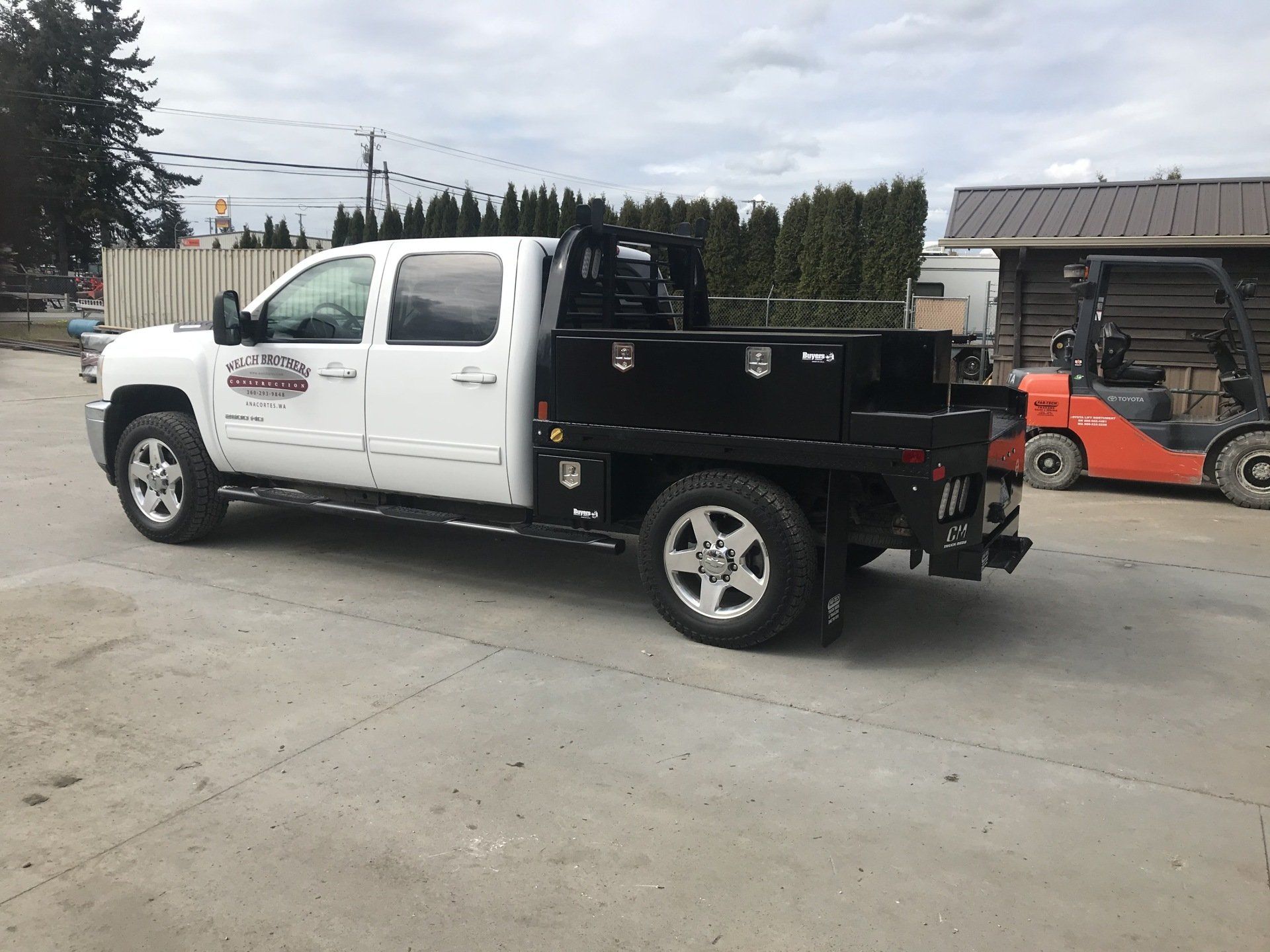 RD Model Short box Chevy. 2- 14x12x18 underbody boxes. 2- 18x18x60 top mount boxes. Formed steel side racks