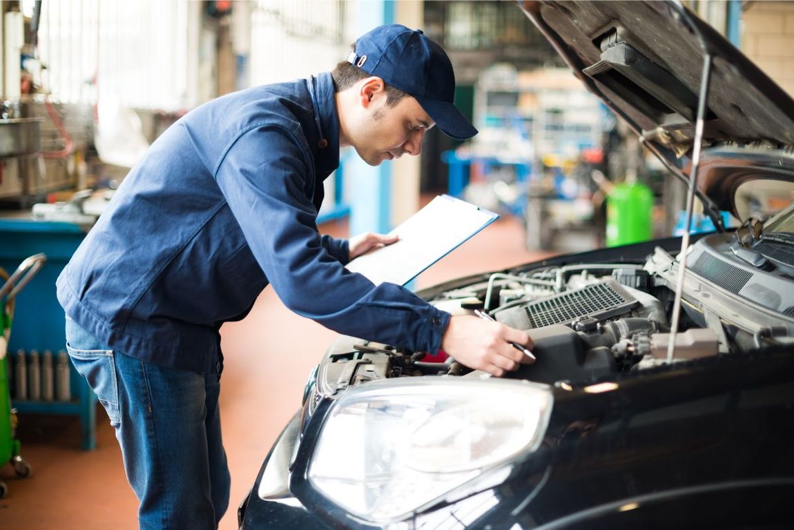 servizio di controllo motore auto
