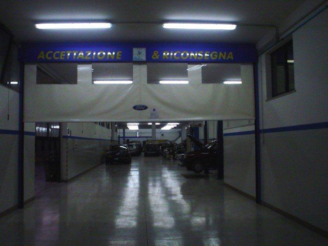 interno di officina per auto 1