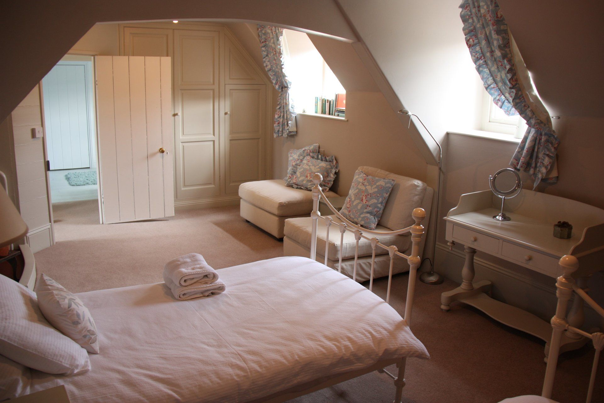 Ingleby Manor East Wing bedroom