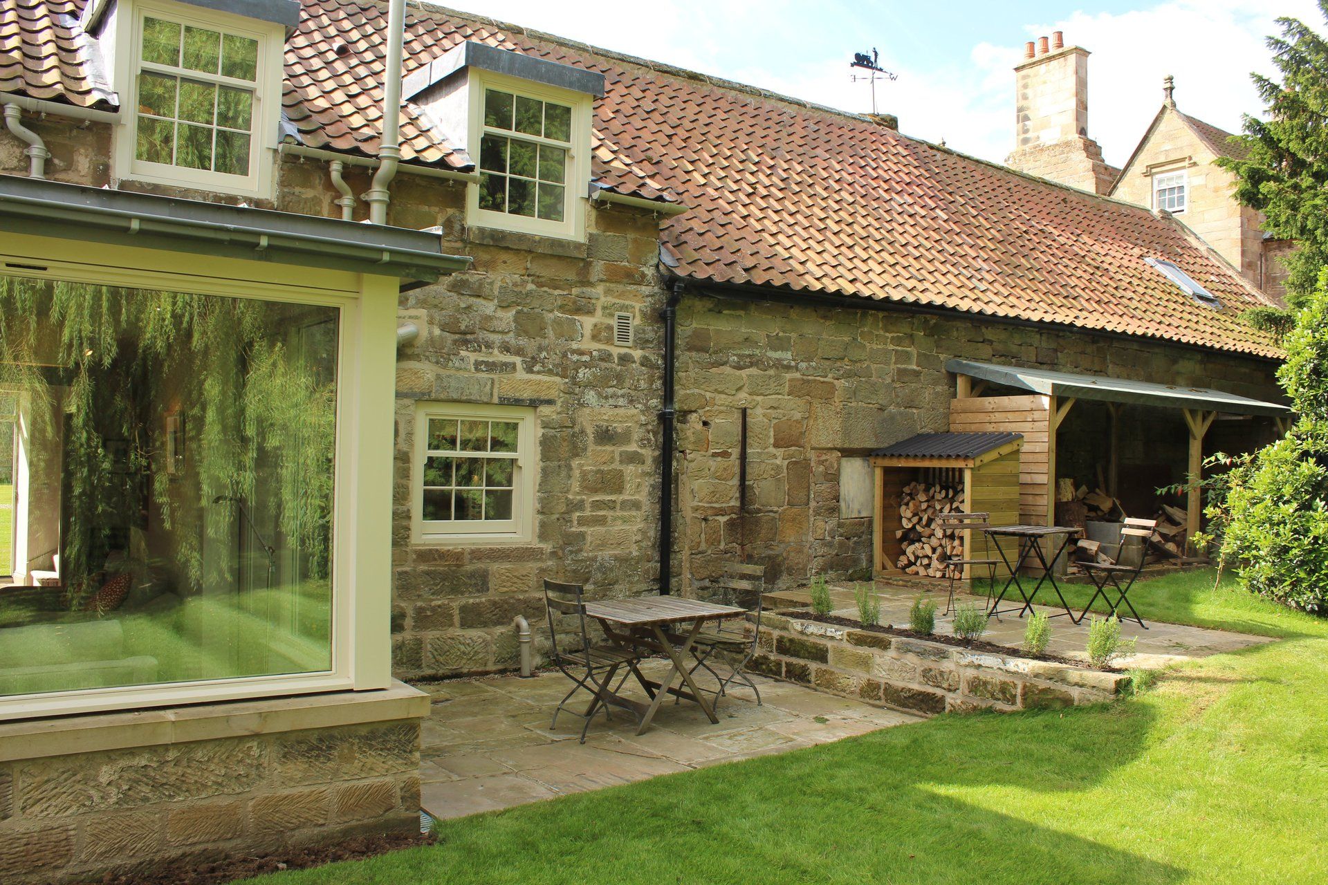 Ingleby Manor Cottage patio