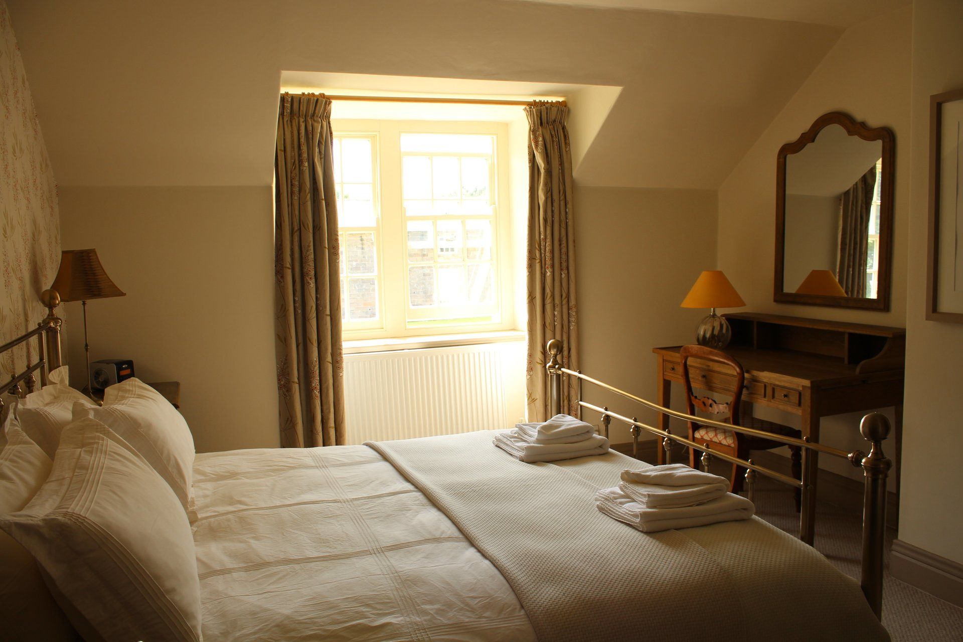 Ingleby Manor Courtyard Cottage bedroom