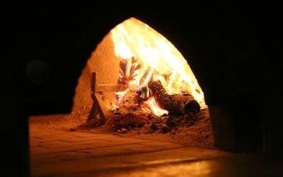 Ristorante con forno a legna
