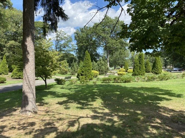 The Promenade Grounds
