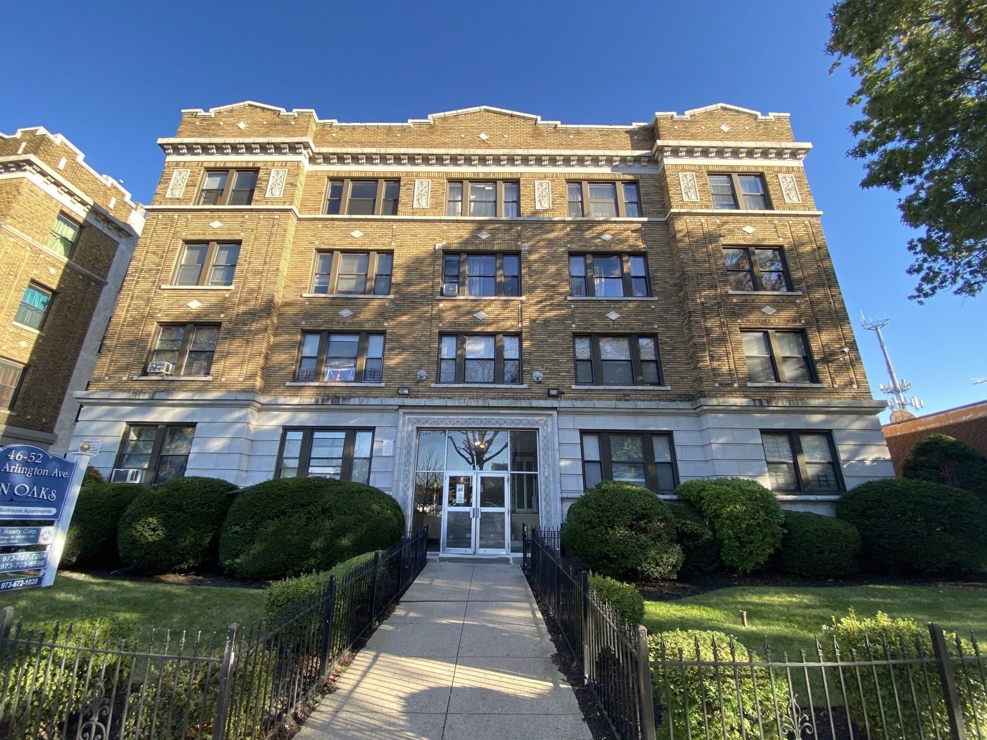 Twin Oaks | East Orange, New Jersey