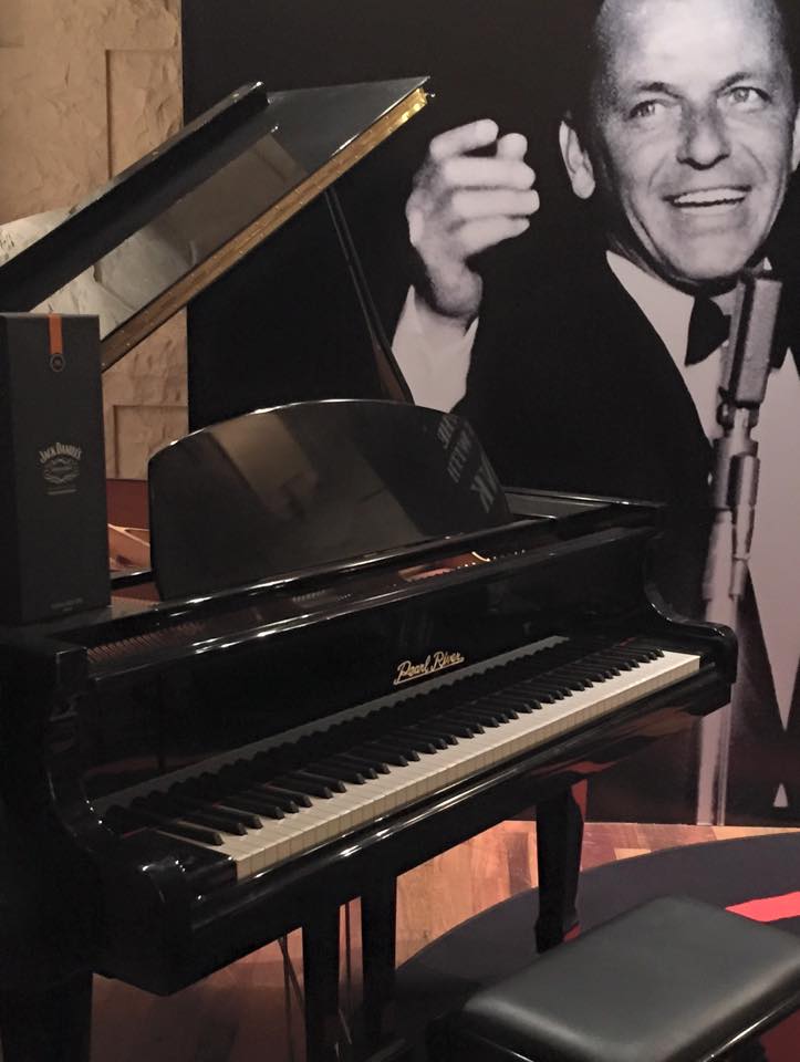 piano dealer