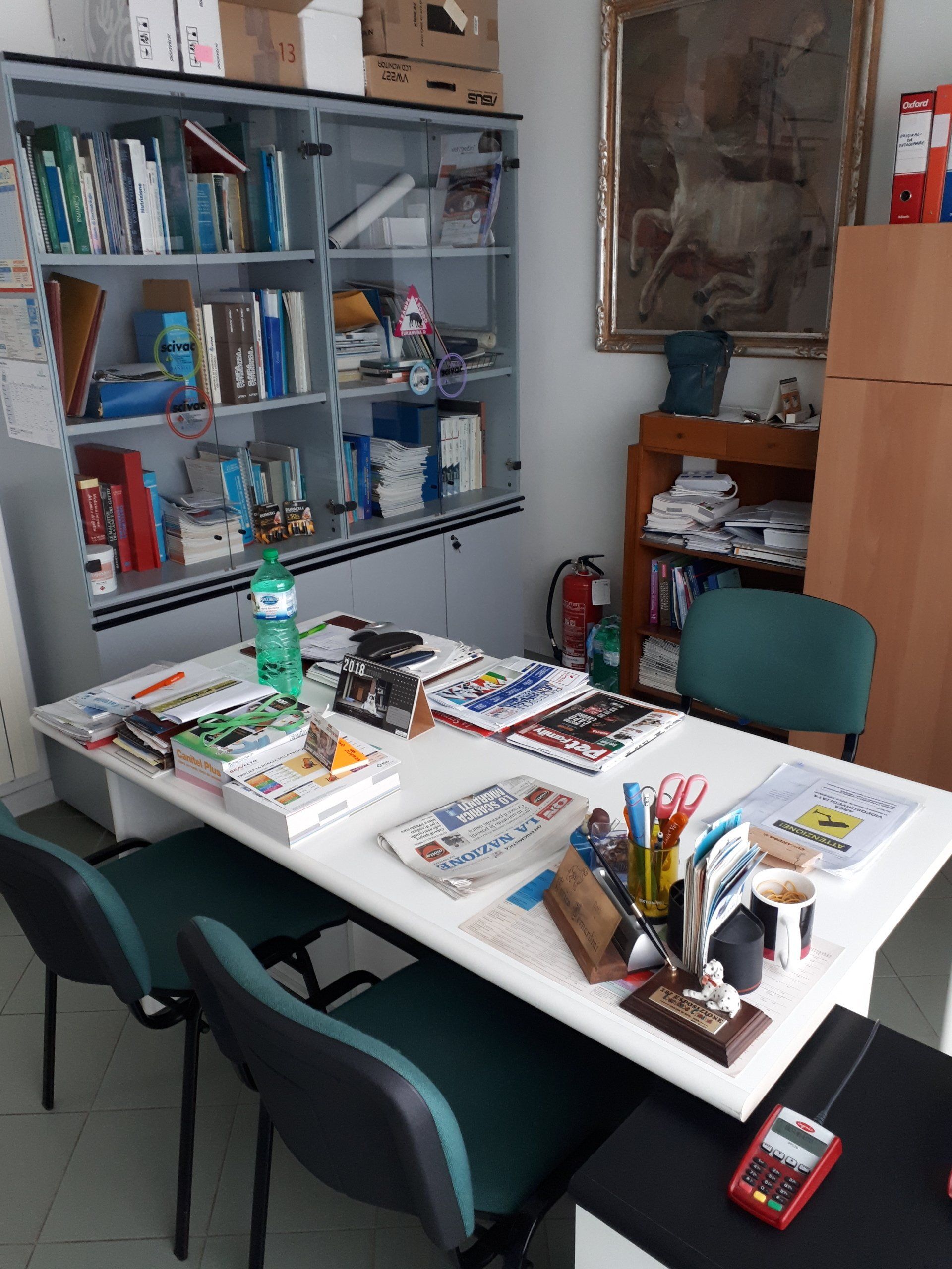 Scrivania ambulatorio veterinario