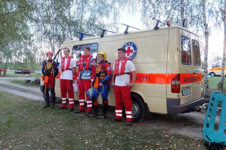 ww wasserwacht schwandorf sad seg übung bayernweit steinberg kww boot personenrettung wr wasserretter