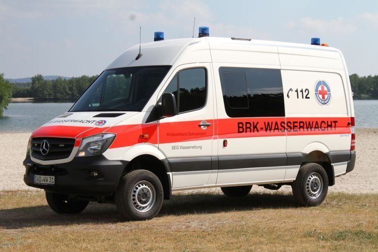 ww wasserwacht schwandorf sad seg logo klausi og ortsgruppe 1946 kv kreisverband erlebnisbad Wasserwacht, Schwandorf, WW, SAD, SEG, Klausensee, Erlebnisbad, Rettung, BRK, Rotes, Kreuz, Kreisverband, kww, Wachstation, Motorboot, Moni, Angela, Verein, Wasserschutz, Wasserrettung, Schwimmkurs, Ausbildung, Schwimmen, Training, Dachelhofen, Funkmelder, Seenland, Wasserretter, AED, Ehrenamt, Sicherheit, Wasser, Gewässer, Einsatz