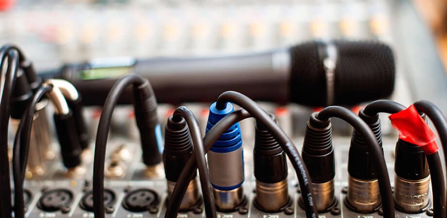 audio jack board with a microphone