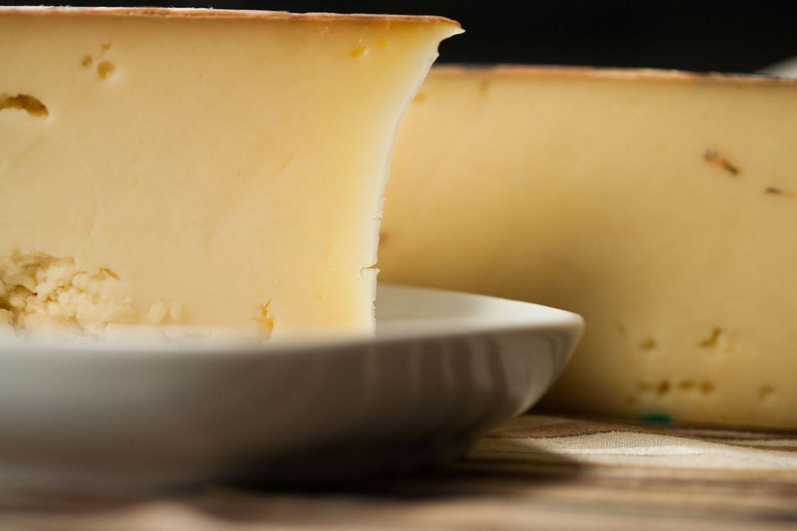 Formaggi locali bovini e caprini