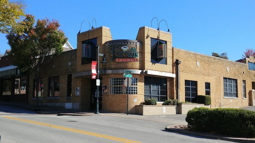 farrell's lounge