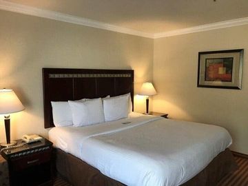 Travel Lodging — Elegant Bedroom in Monrovia, CA Travel Lodging — Elegant Bedroom in Monrovia, CA