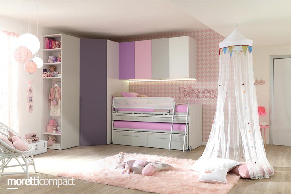 cameretta fucsia e bianca