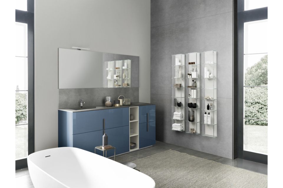 bagno con mobile azzurro