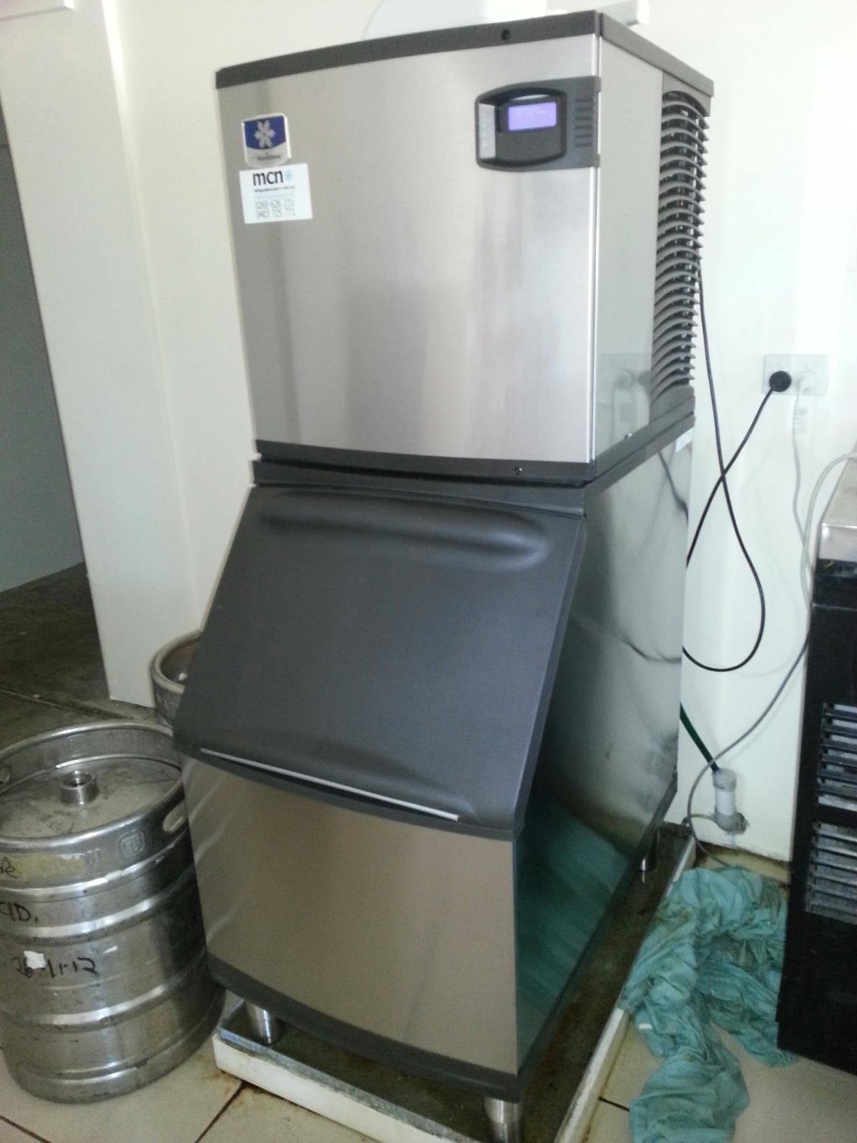 Ice Maker Machine — Refrigeration & Air Conditioning in Kempsey, NSW