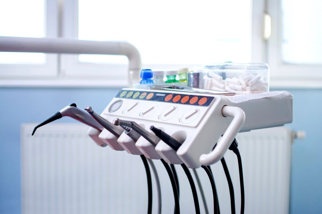 attrezzature per la pulizia dentale
