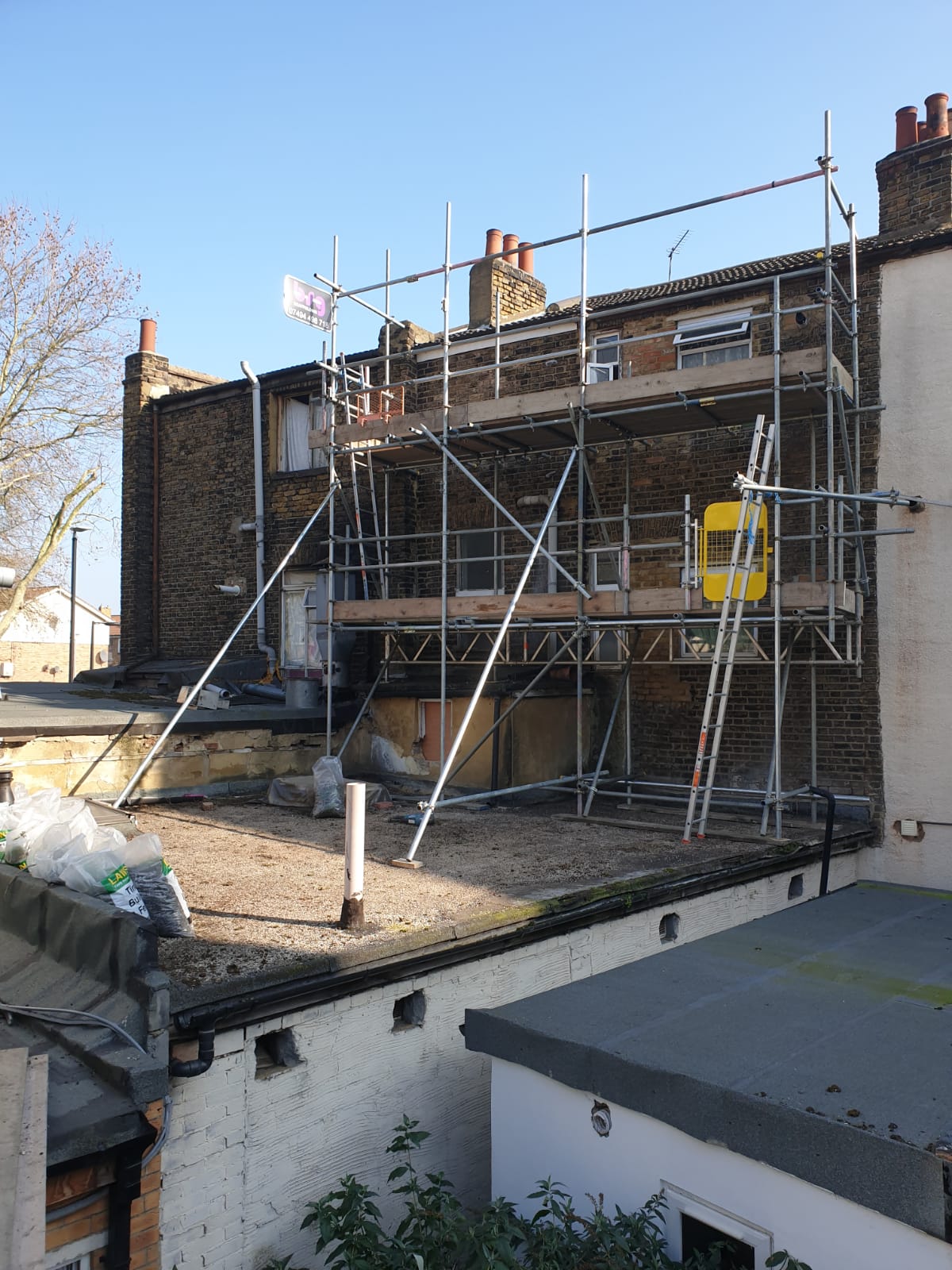 Independent Scaffolding to repair brickwork