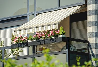 Casa con la tenda da sole a Campagna Lupia