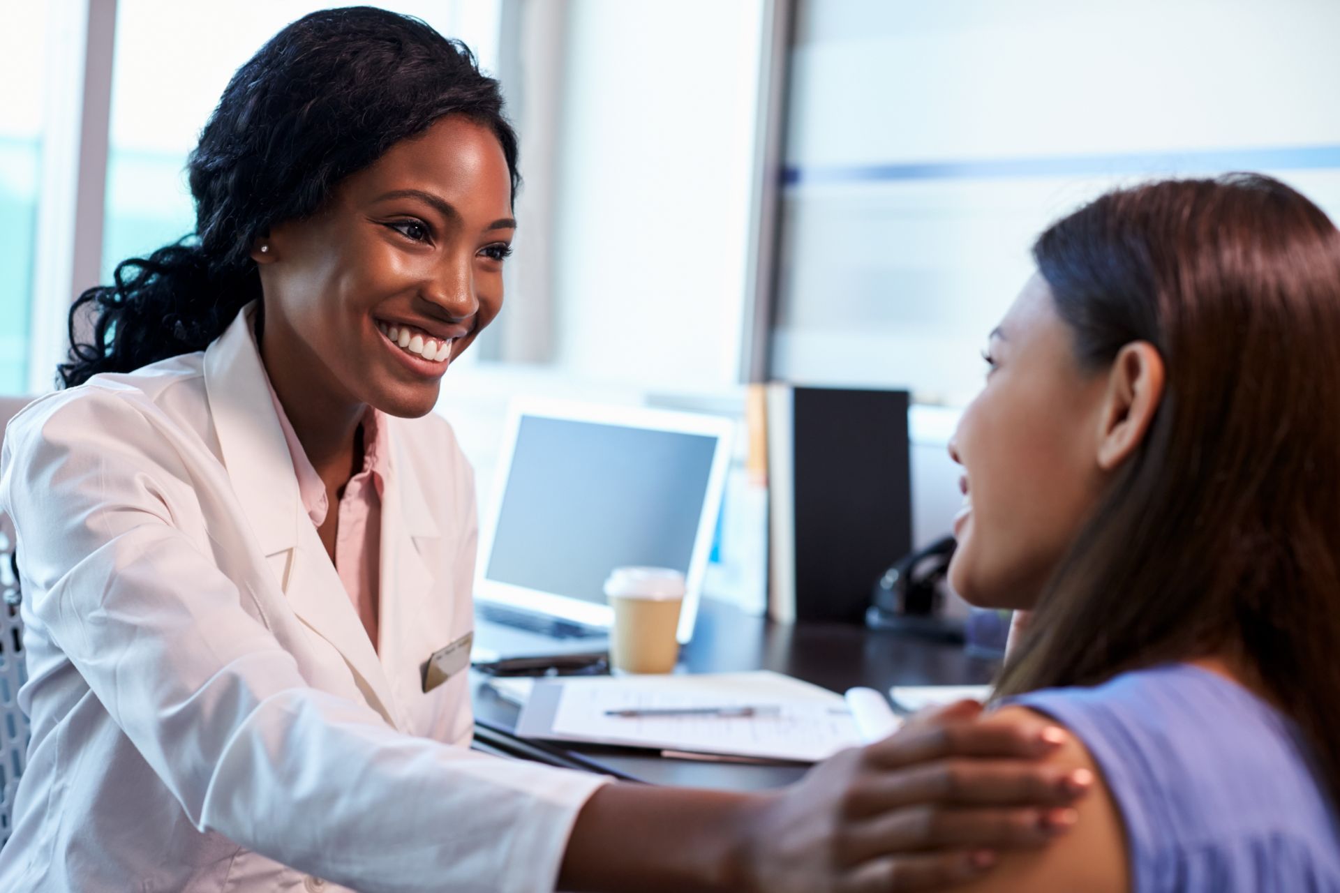 Doctor and patient are discussing something,