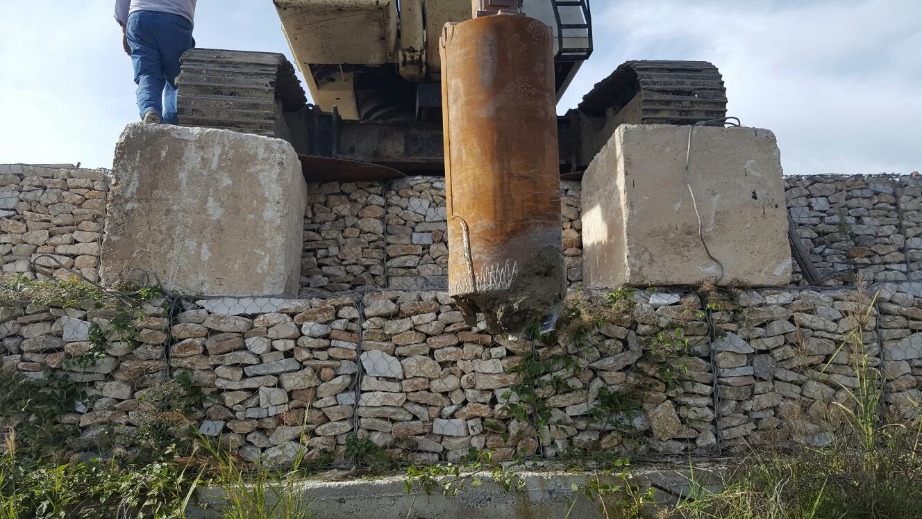 Trivellazione su gabbioni