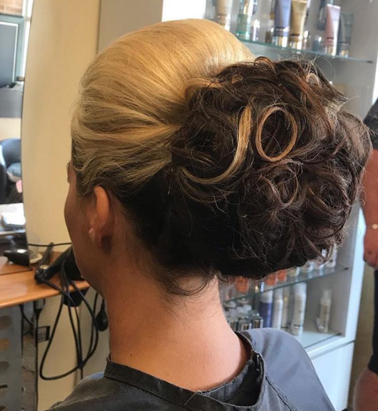 Women's hairstyle