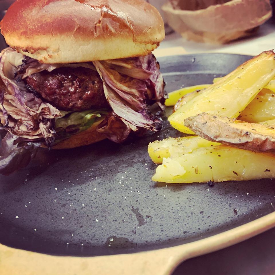 hamburger e patatine