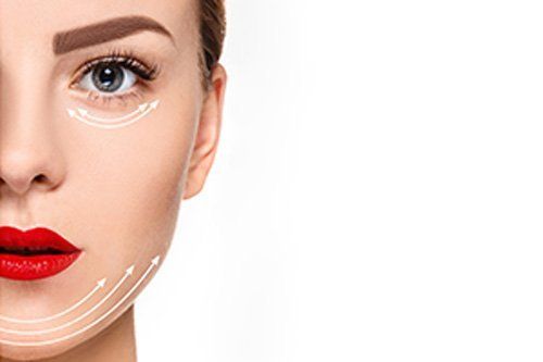 volto di donna con line della pelle in sovrimpressione