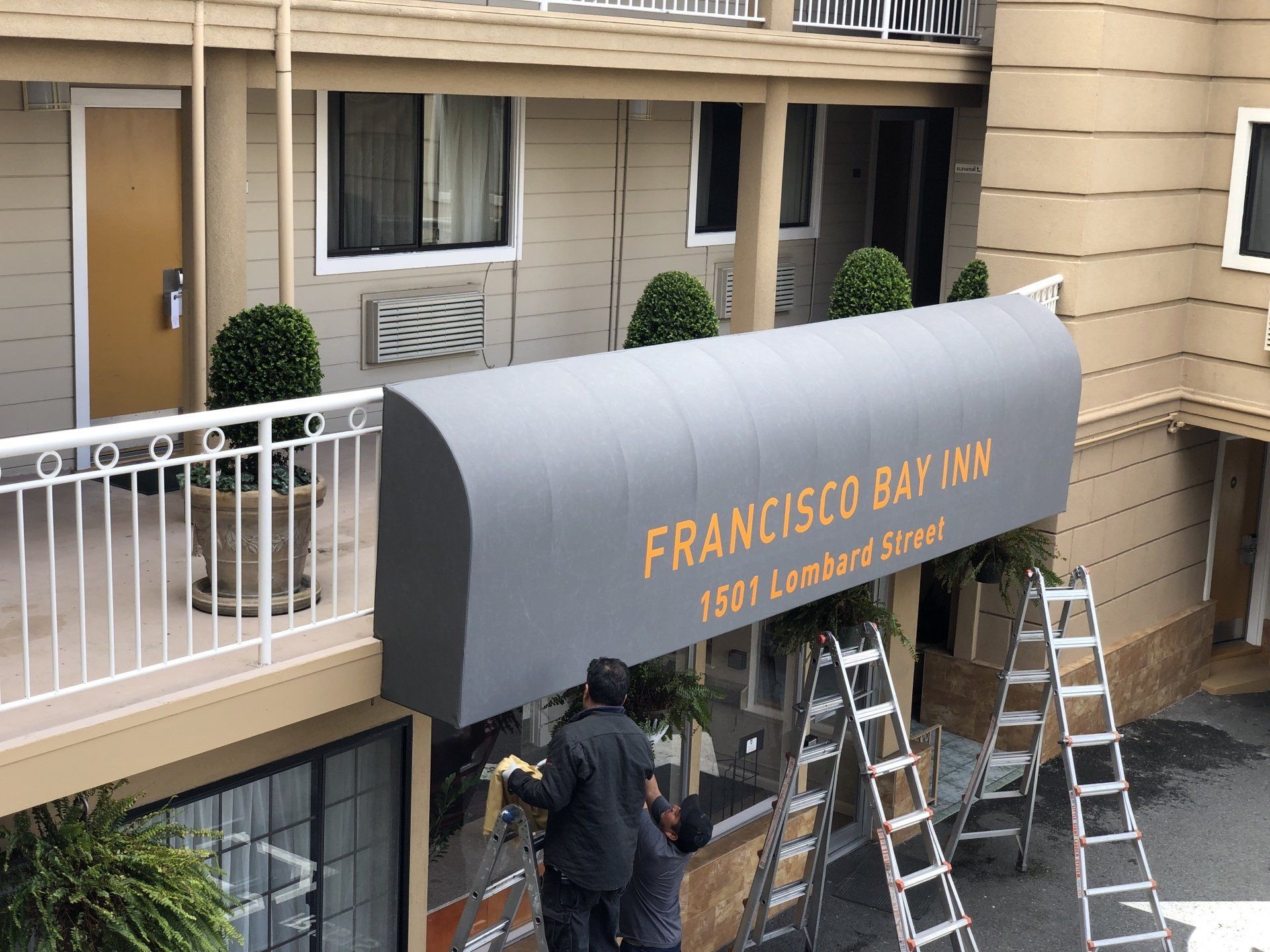curved awning