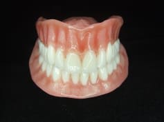 set of false teeth