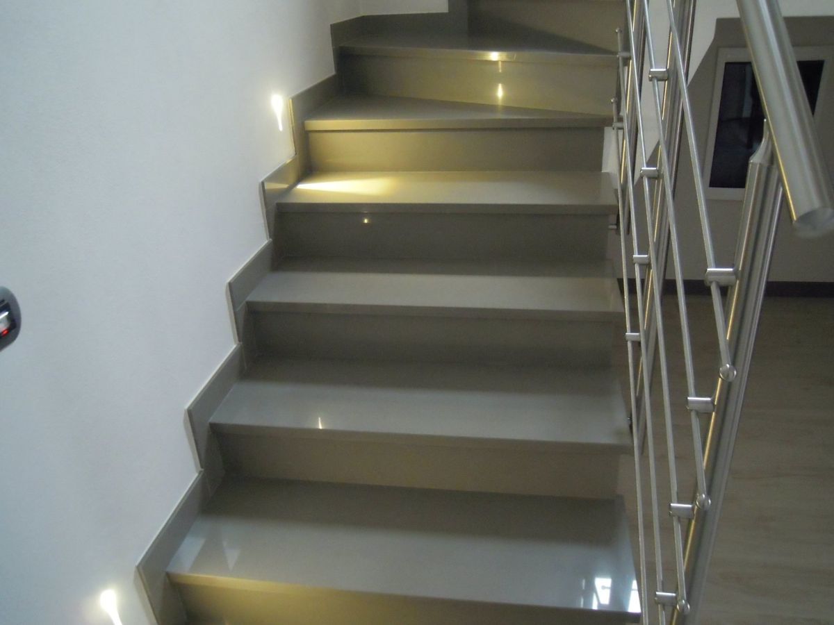 Scala interna in marmo