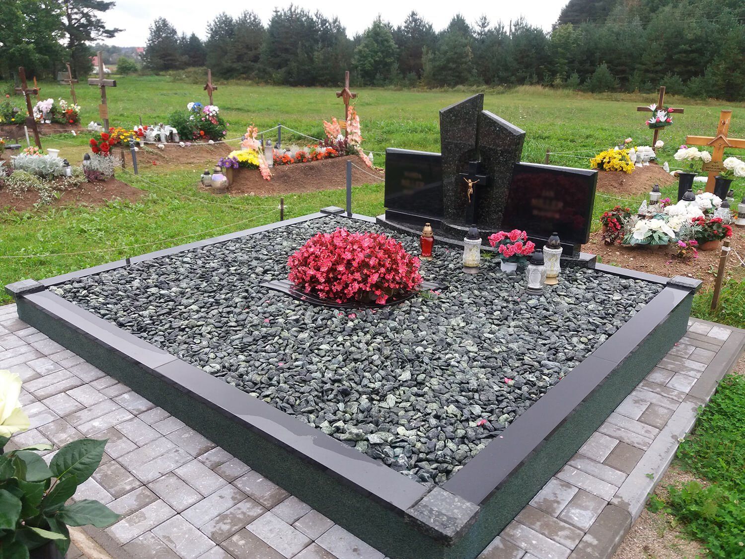 Prace wykonane przez jasiunupaminklai.lt