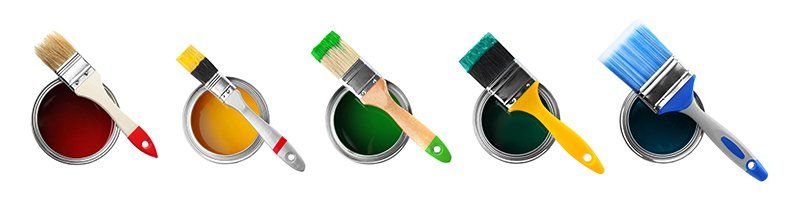 Farbenpalette mit Pinsel